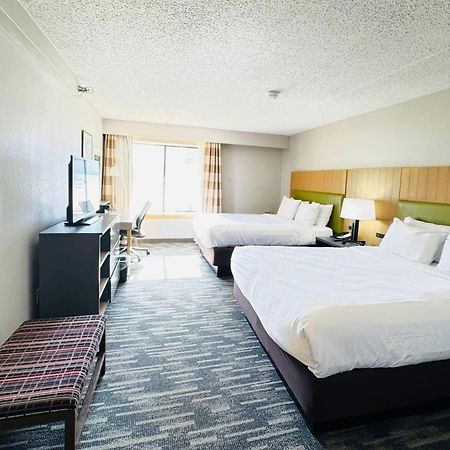 Wingate By Wyndham Lincoln Airport East Hotell Exteriör bild