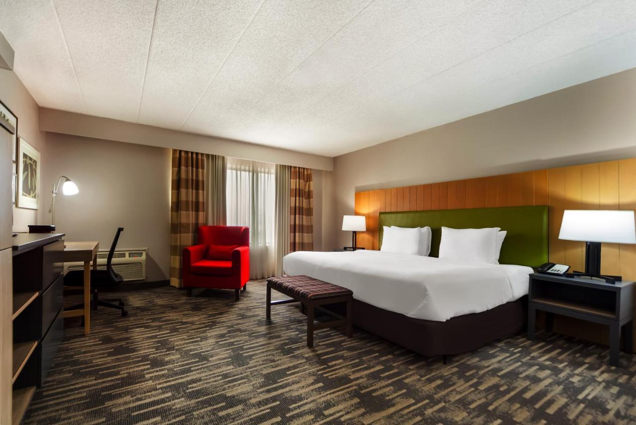 Wingate By Wyndham Lincoln Airport East Hotell Exteriör bild