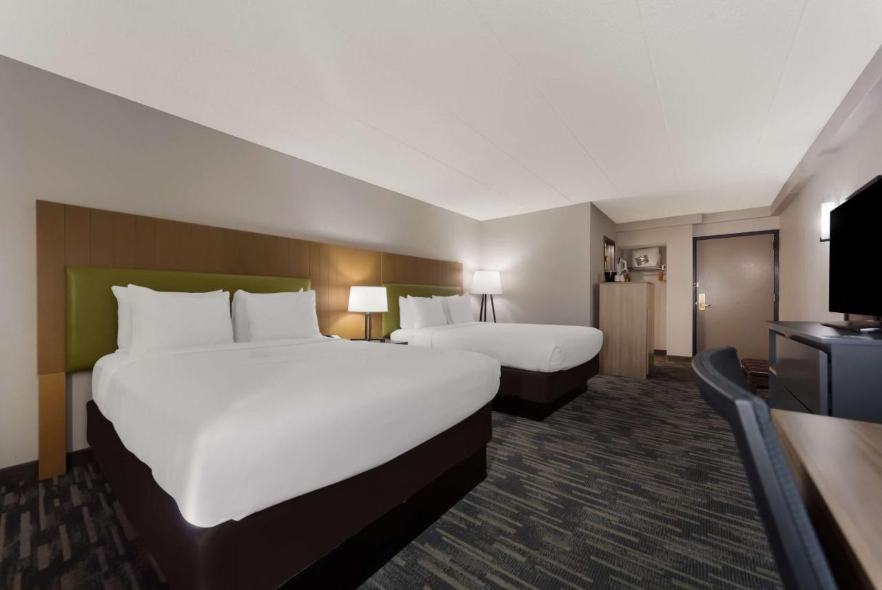Wingate By Wyndham Lincoln Airport East Hotell Exteriör bild