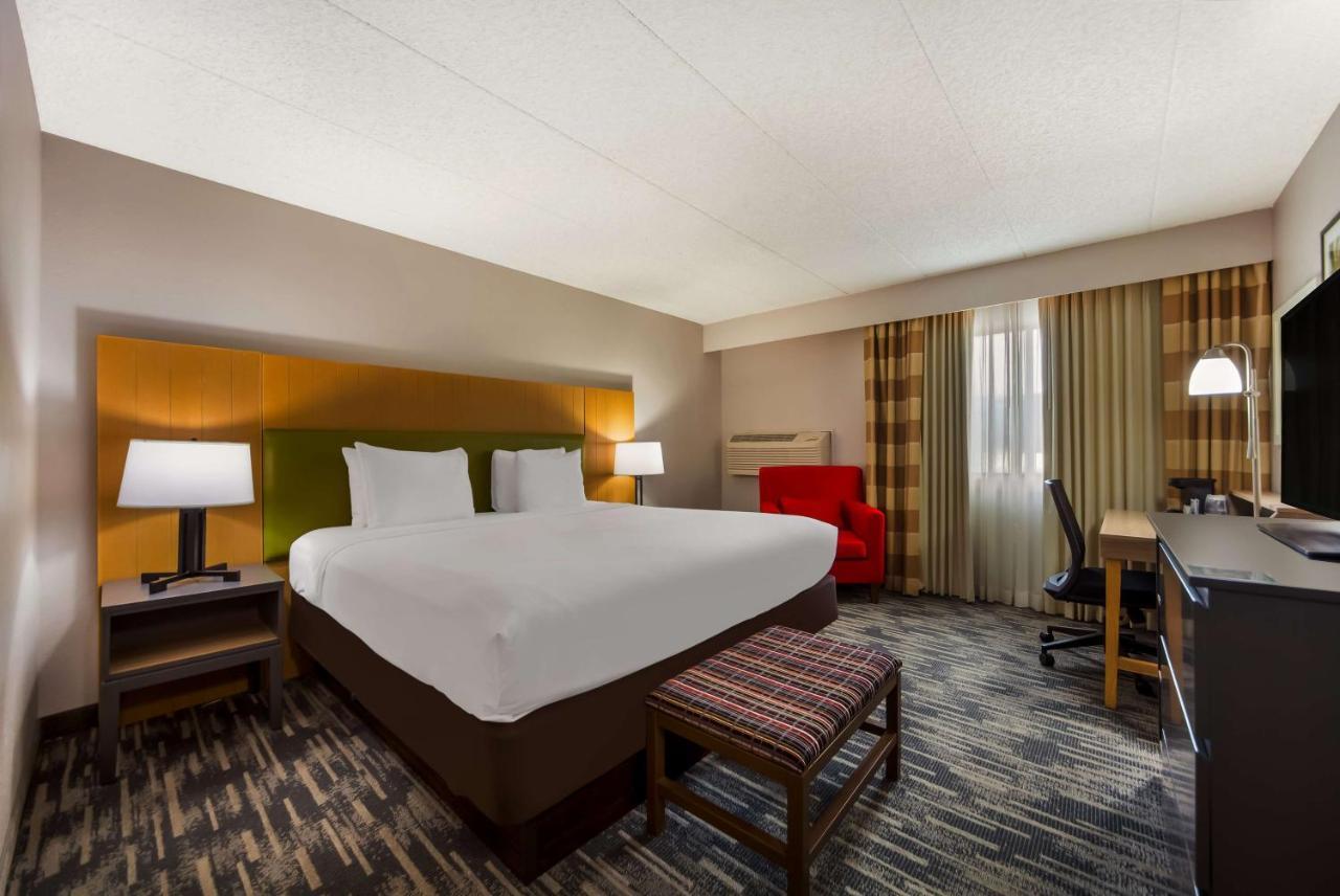 Wingate By Wyndham Lincoln Airport East Hotell Exteriör bild