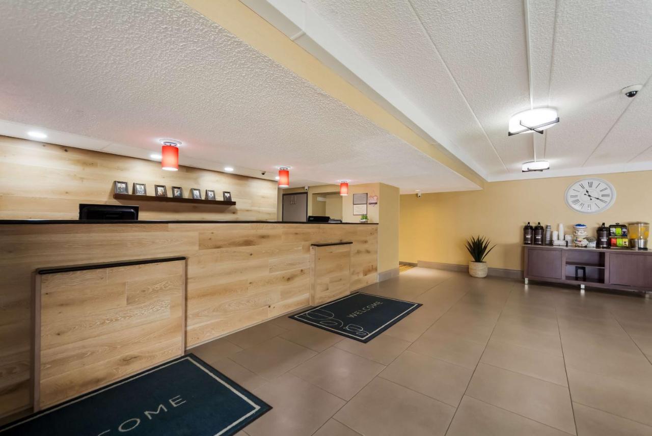 Wingate By Wyndham Lincoln Airport East Hotell Exteriör bild