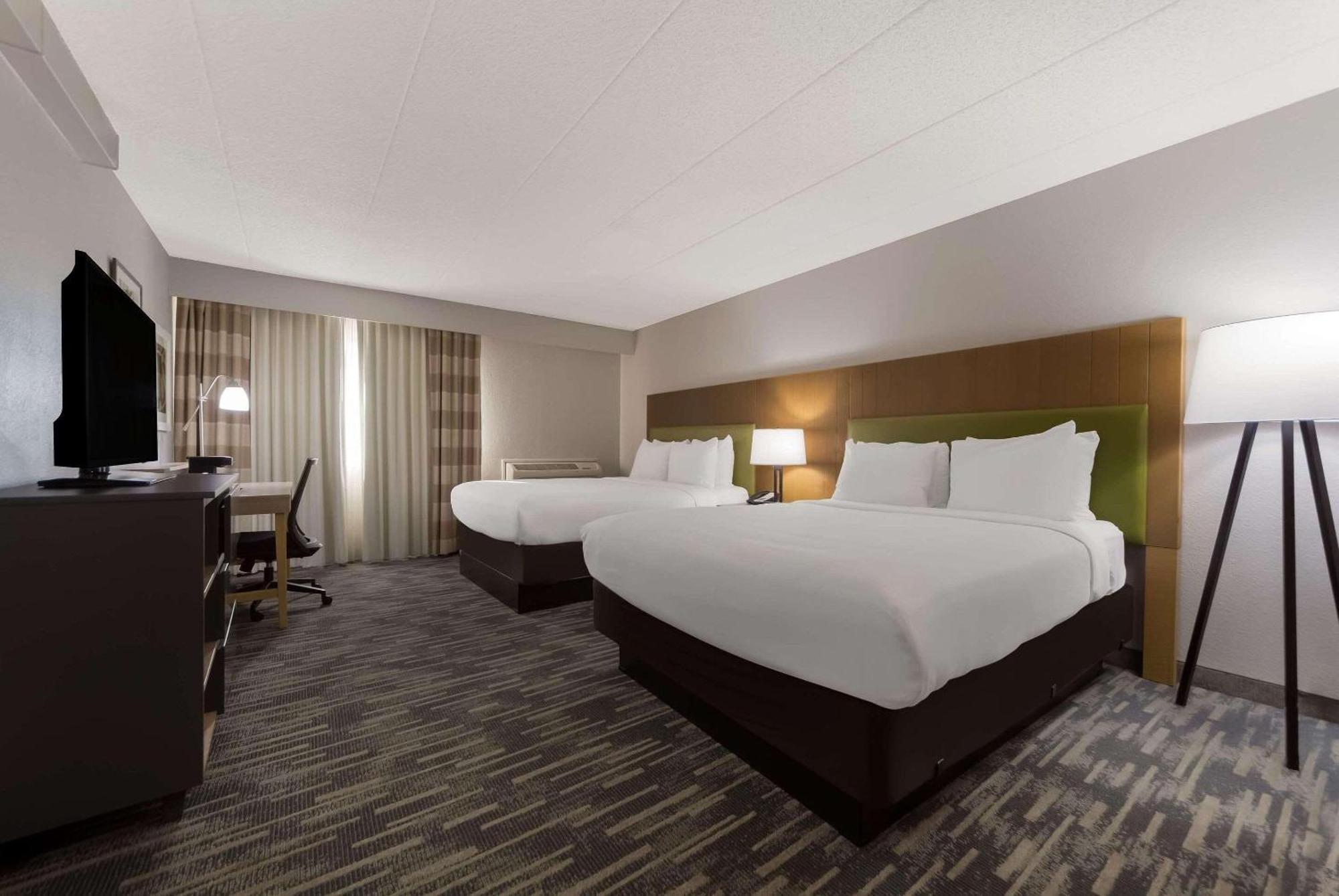 Wingate By Wyndham Lincoln Airport East Hotell Exteriör bild