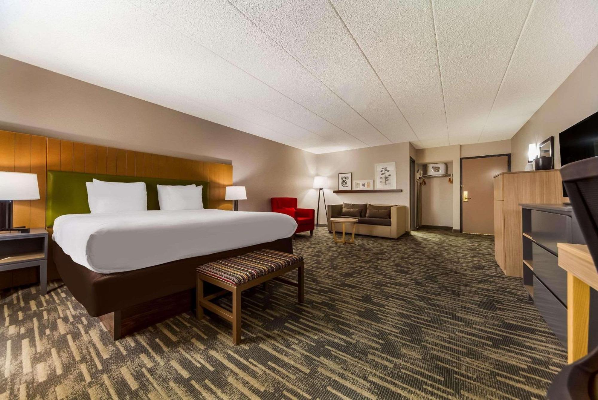 Wingate By Wyndham Lincoln Airport East Hotell Exteriör bild