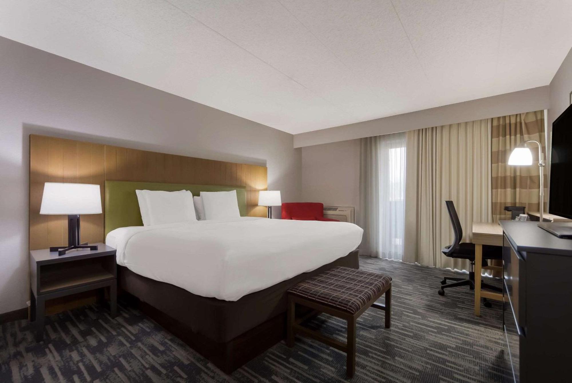 Wingate By Wyndham Lincoln Airport East Hotell Exteriör bild