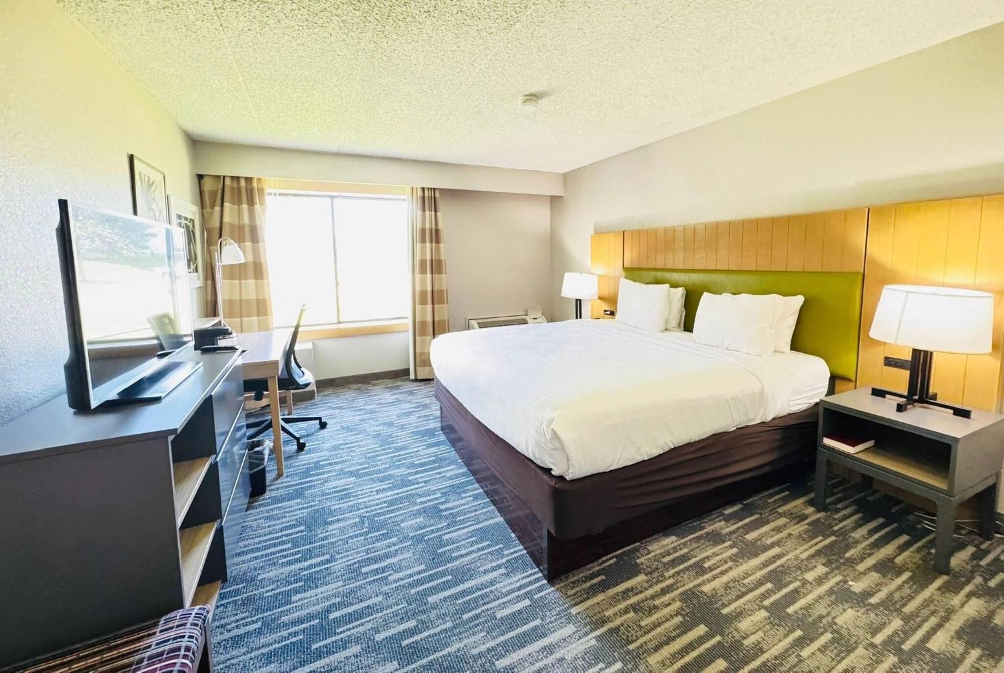 Wingate By Wyndham Lincoln Airport East Hotell Exteriör bild